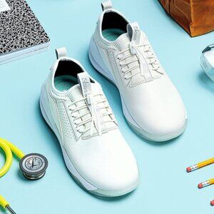 Clove White Sneaker for Healthcare Professional Wear WOMEN'S SIZE 9.5